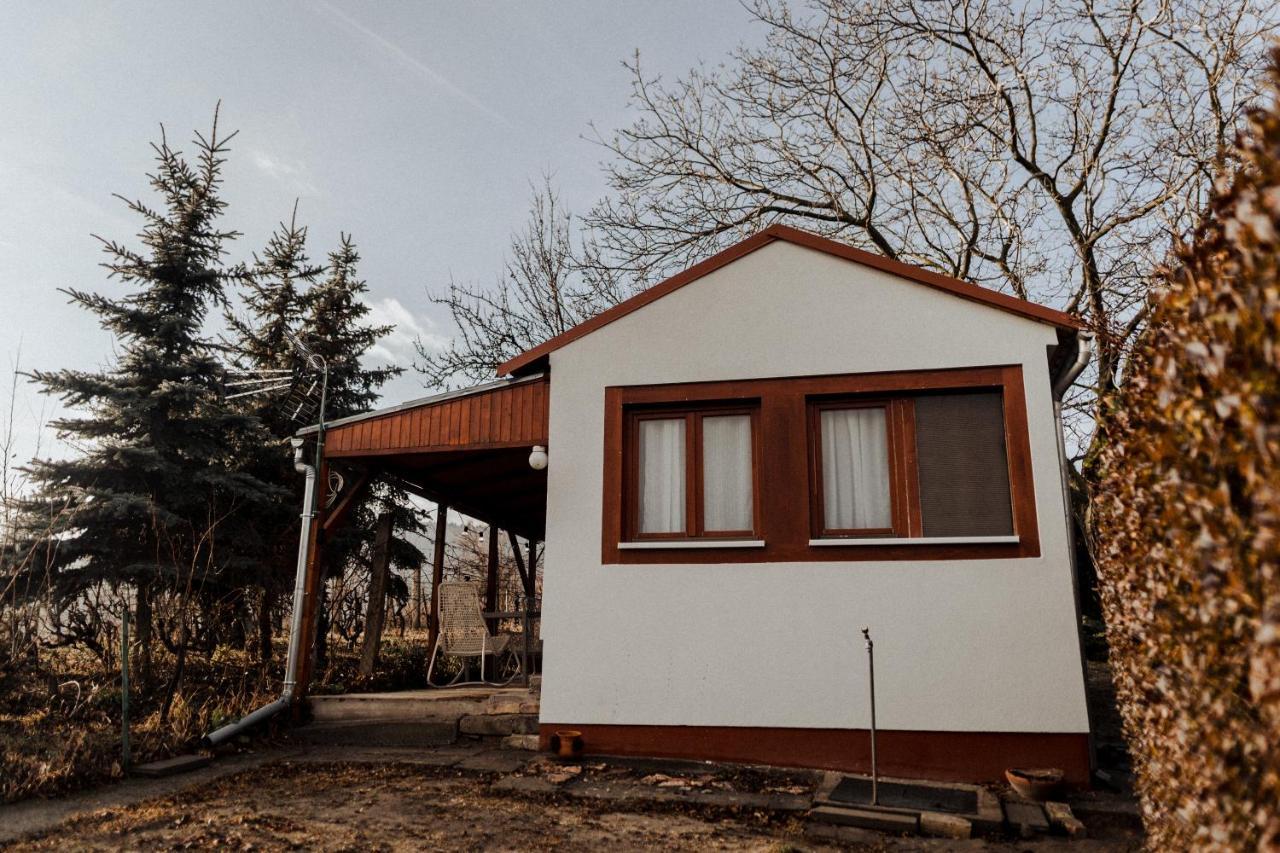 Mandulas Kabin A Kishaz Dezsaval Es Kilatassal A Balatonra Balatongyörök المظهر الخارجي الصورة